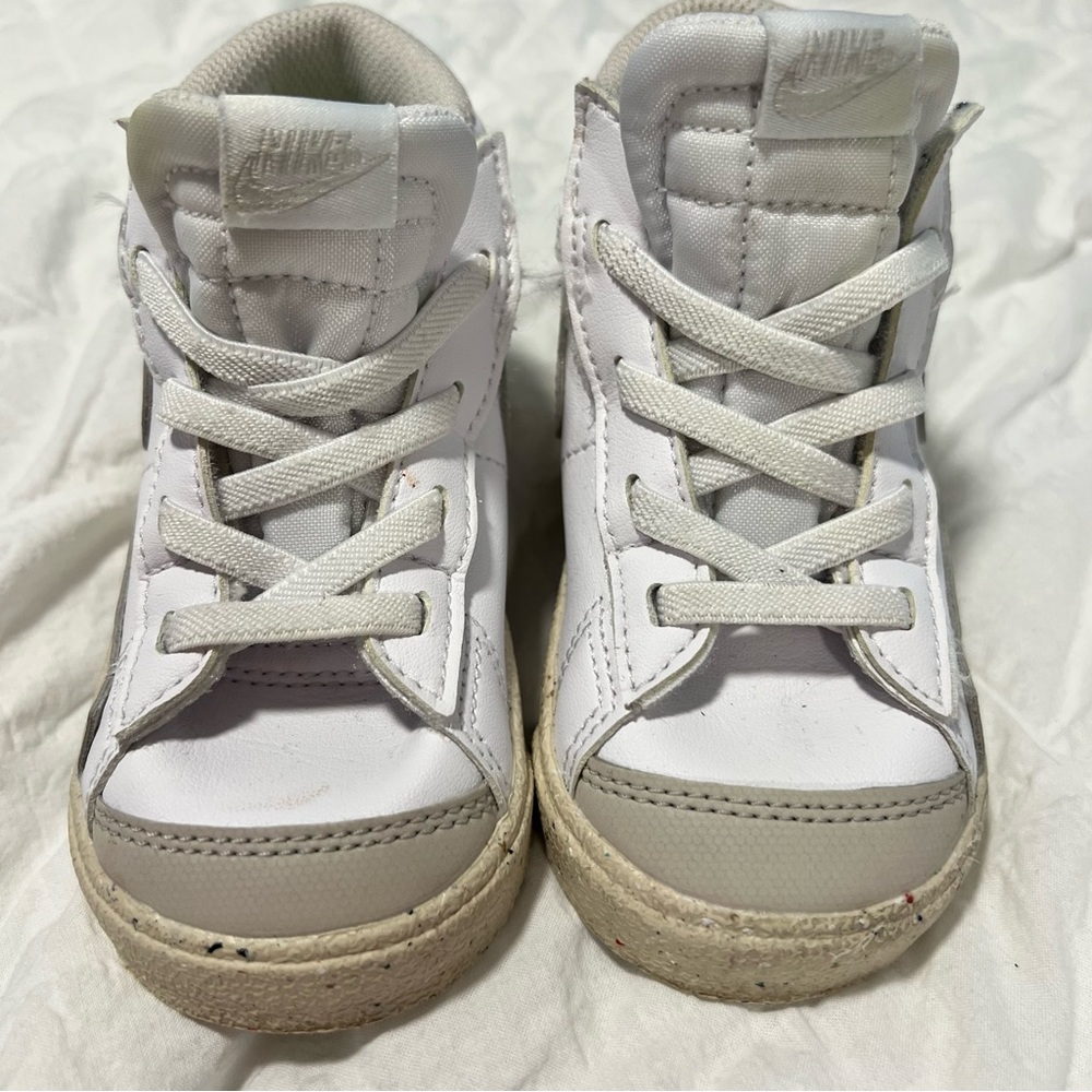 Nike Blazers Mid ‘77 - like new. Size 7C (toddler)